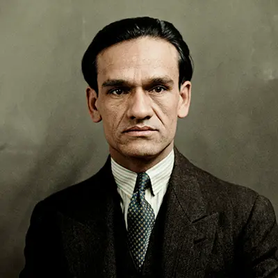César Vallejo color 400